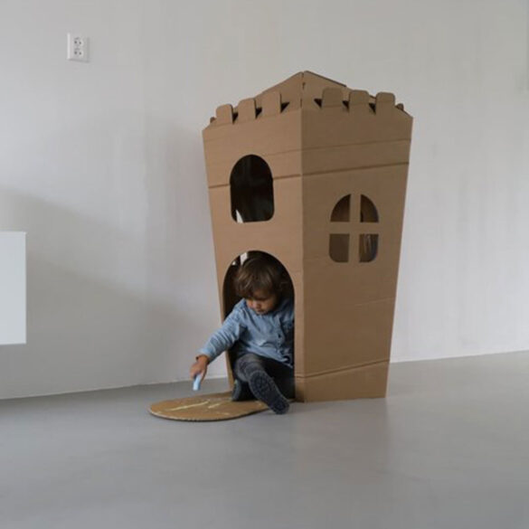 Cabane Chateau en carton eco responsable KarTent Play Café