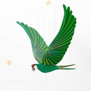 Mobile artisanal en bois – Perroquet Ara Vert Play Café