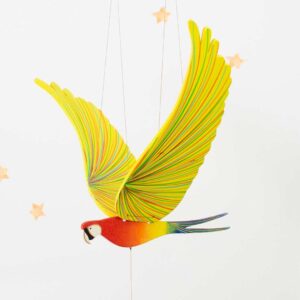 Mobile artisanal en bois – Perroquet Ara rouge Play Café
